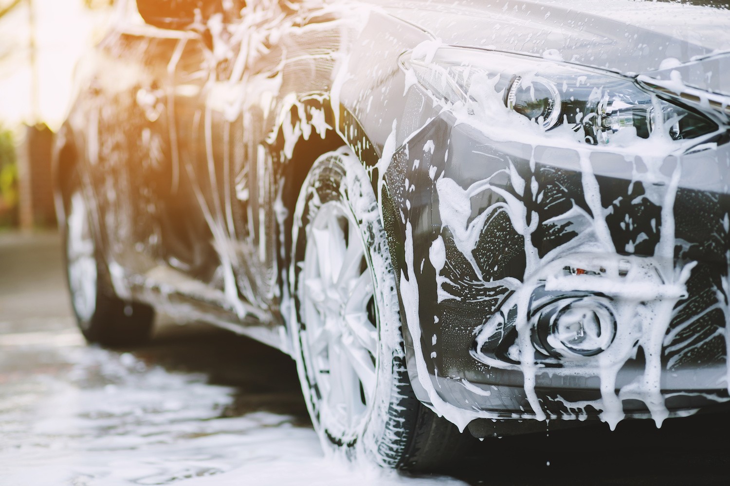 Dlaczego rozwijają się firmy zajmujące się czyszczeniem samochodów?